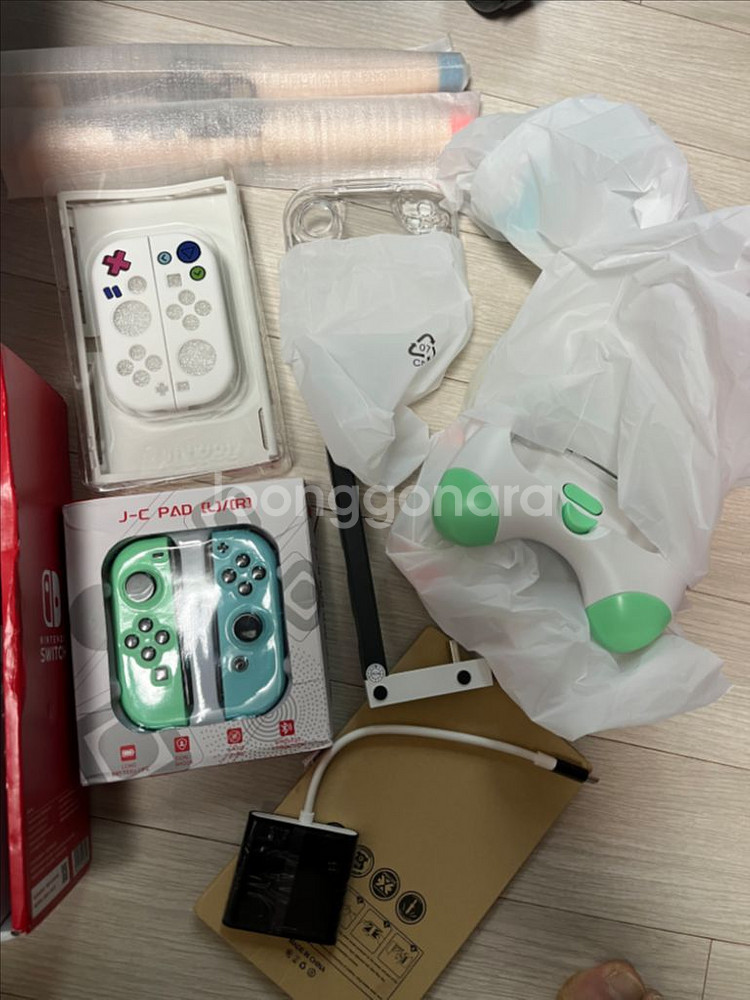 닌텐도 스위치 Oled 홍콩판 판매합니다.--1
