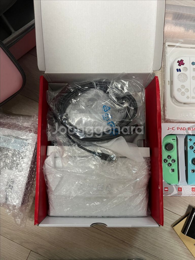 닌텐도 스위치 Oled 홍콩판 판매합니다.--4
