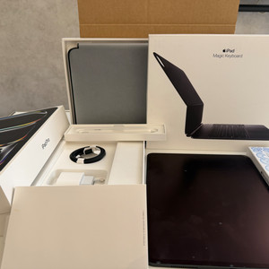 아이패드프로13M4 256GB+매직키보드+애플펜슬프로
