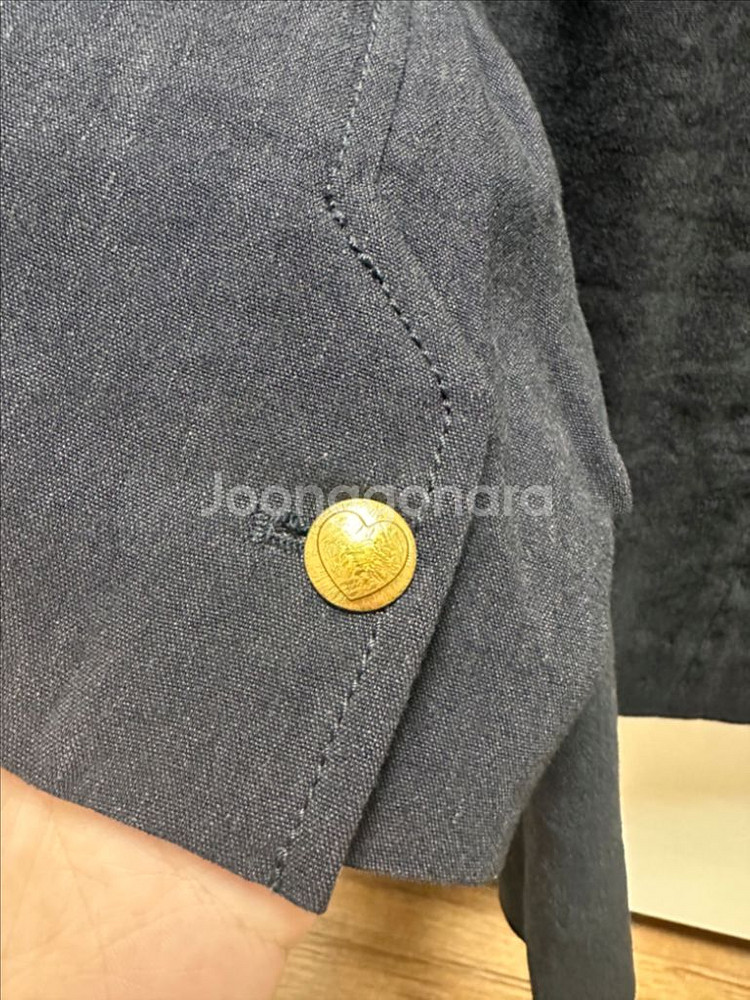 이울라이 자켓 1번 착용후 보관--3