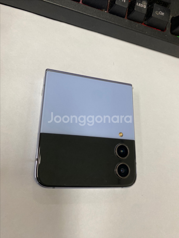 KT 갤럭시Z플립4 블루 A급 256G 무잔상 메인폰--0