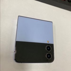 KT 갤럭시Z플립4 블루 A급 256G 무잔상 메인폰