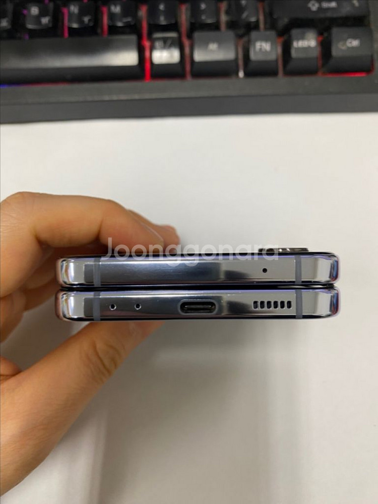 KT 갤럭시Z플립4 블루 A급 256G 무잔상 메인폰--4