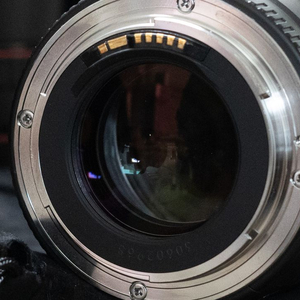 캐논 85mm f1.8 usm 판매입니다.