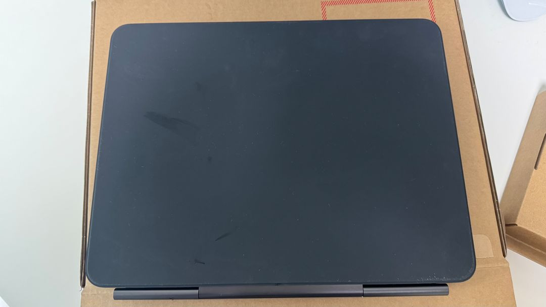 애플 아이패드 프로 13인치 m4 매직키보드 팝니다--3