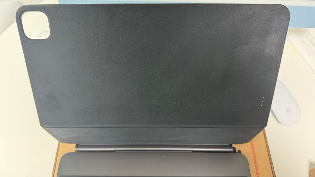 애플 아이패드 프로 13인치 m4 매직키보드 팝니다--1