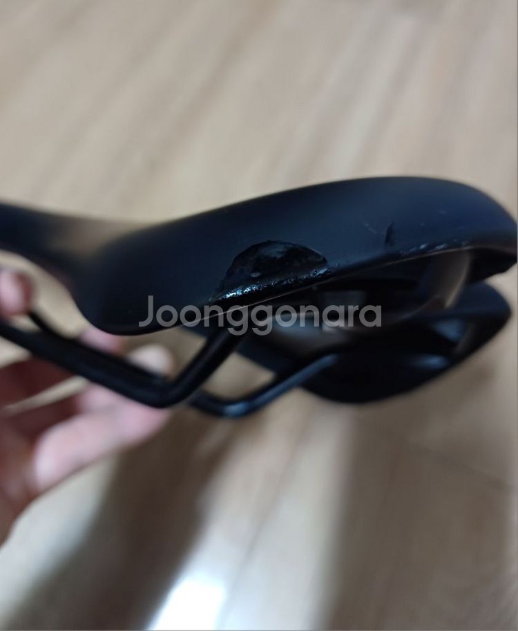 스페셜 라이즈드 오우라 155mm 안장--2