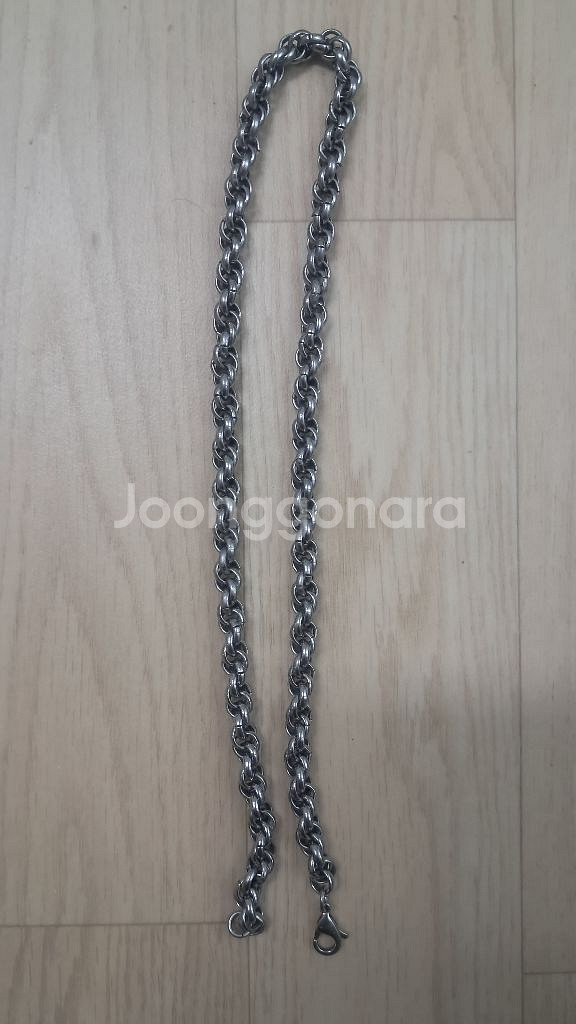 남성 서지컬 목걸이.55cm.폭0.8cm.4만--1