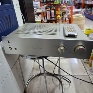 인켈 7r mk2 인티앰프입니다.
