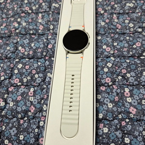 갤럭시워치7 40mm 크림 직거래와주시면15에드려요
