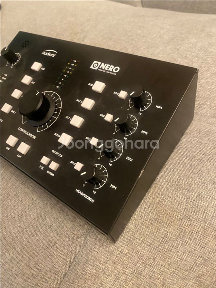 오디언트 네로 audient nero 모니터 컨트롤러--1