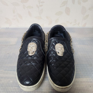 필립플레인 퀼팅 스컬 슬립온입니다