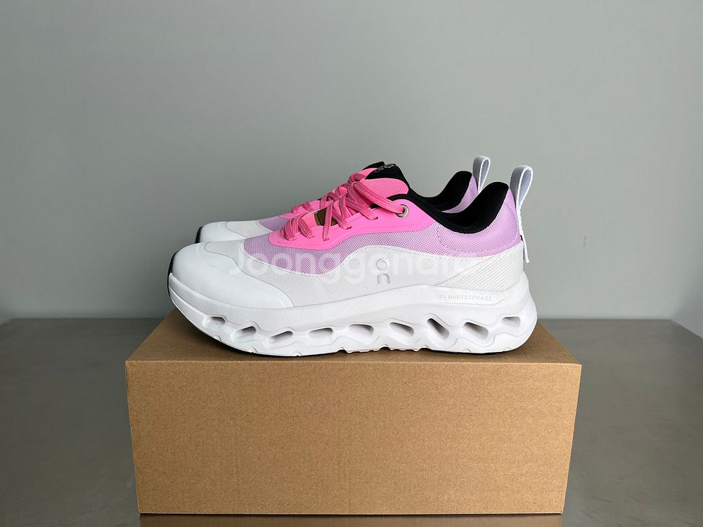 Loewe Sports shoes--3