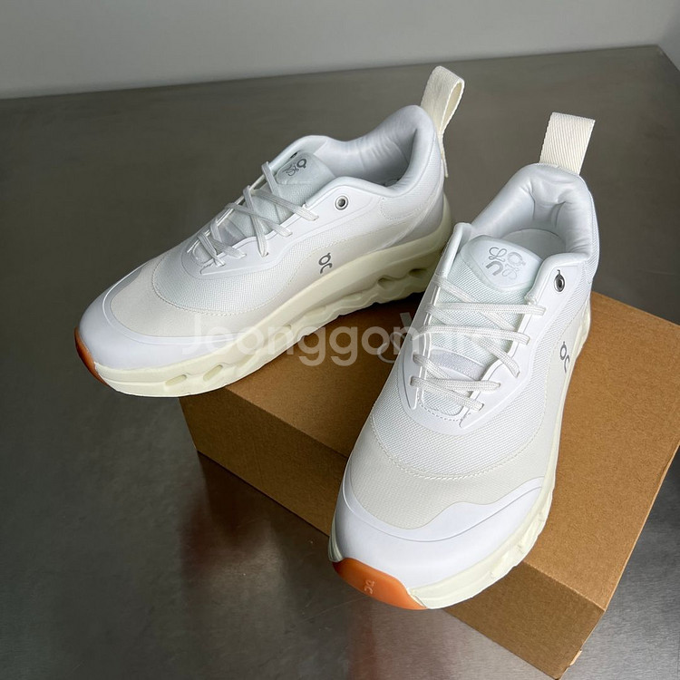 Loewe Sports shoes--3