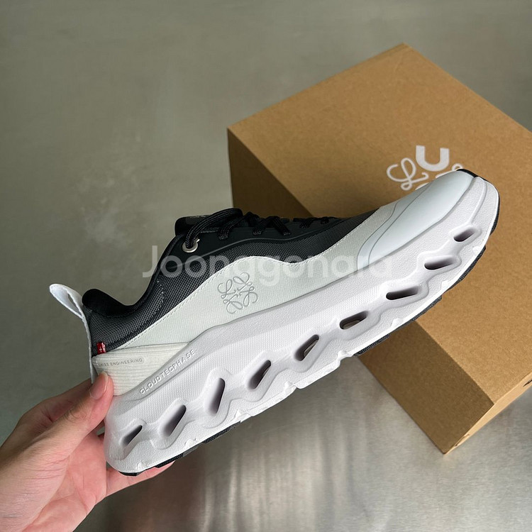 Loewe Sports shoes--1