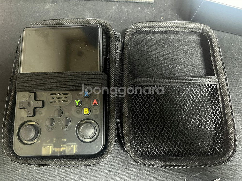 r36s 레트로 게임기+파우치 팝니다.--1