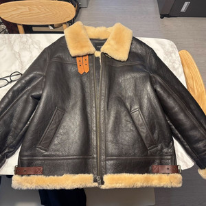 페라라 코리아 무스탕 팝니다 3xl
