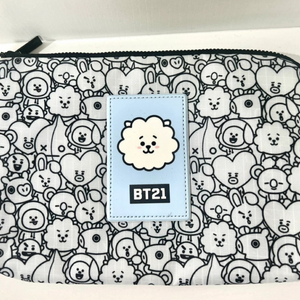 BT21 BTS 캐릭터가 그려진 귀여운 파우치