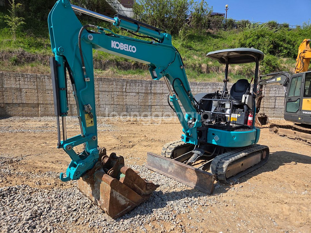 035 중고굴삭기 코벨코 SK35 2020년식--5