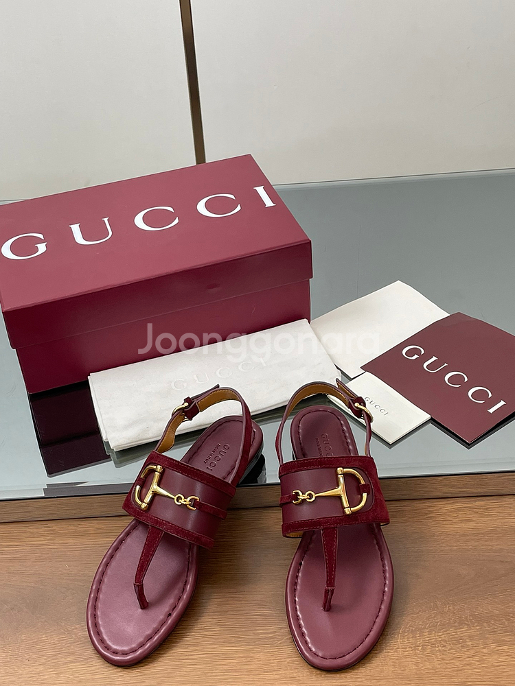 GUCCI 여성 홀스빗 클립온 샌들--4