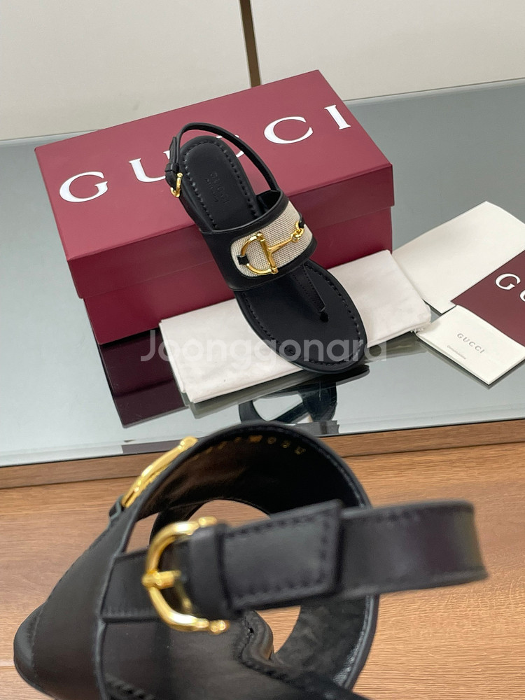 GUCCI 여성 홀스빗 클립온 샌들--4
