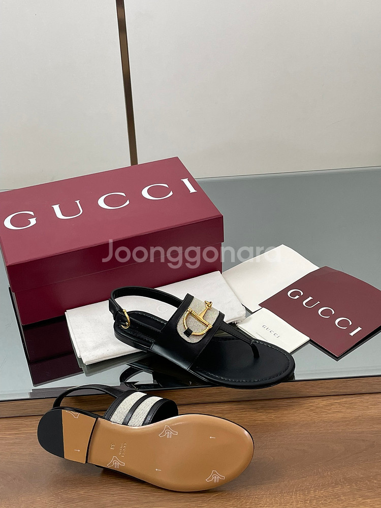 GUCCI 여성 홀스빗 클립온 샌들--7
