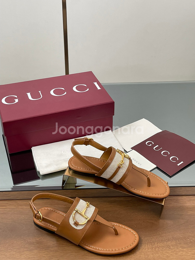 GUCCI 여성 홀스빗 클립온 샌들--0