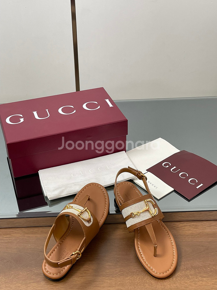 GUCCI 여성 홀스빗 클립온 샌들--6