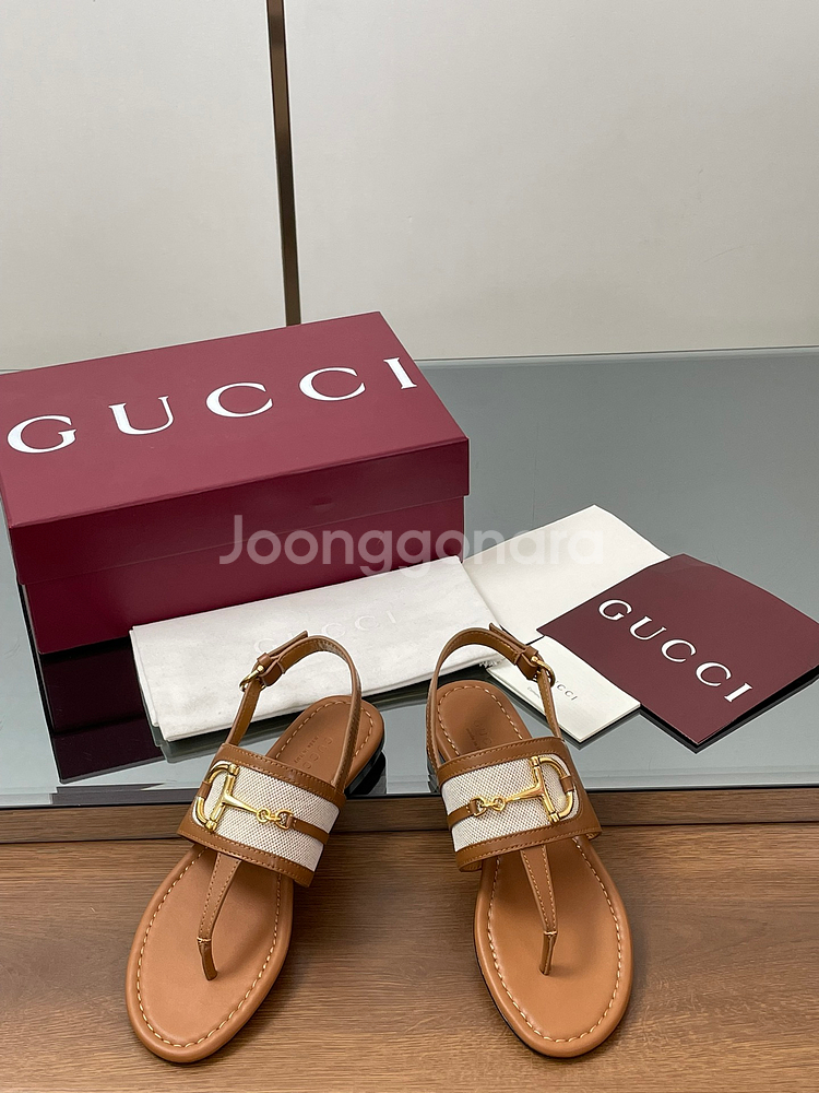 GUCCI 여성 홀스빗 클립온 샌들--3