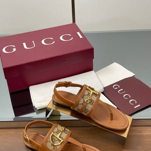 GUCCI 여성 홀스빗 클립온 샌들