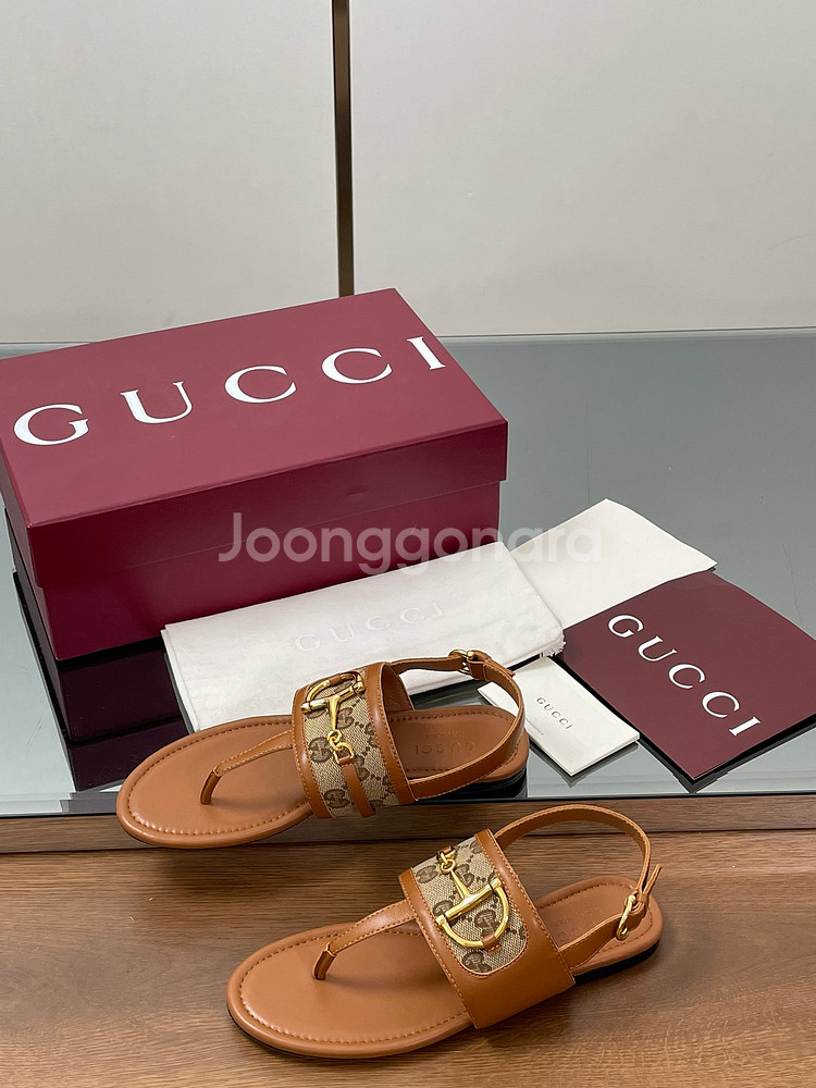 GUCCI 여성 홀스빗 클립온 샌들--5