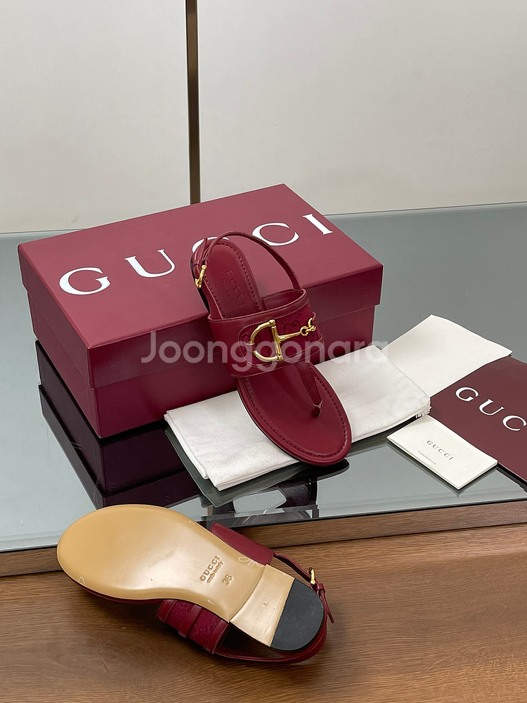 GUCCI 여성 홀스빗 클립온 샌들--5