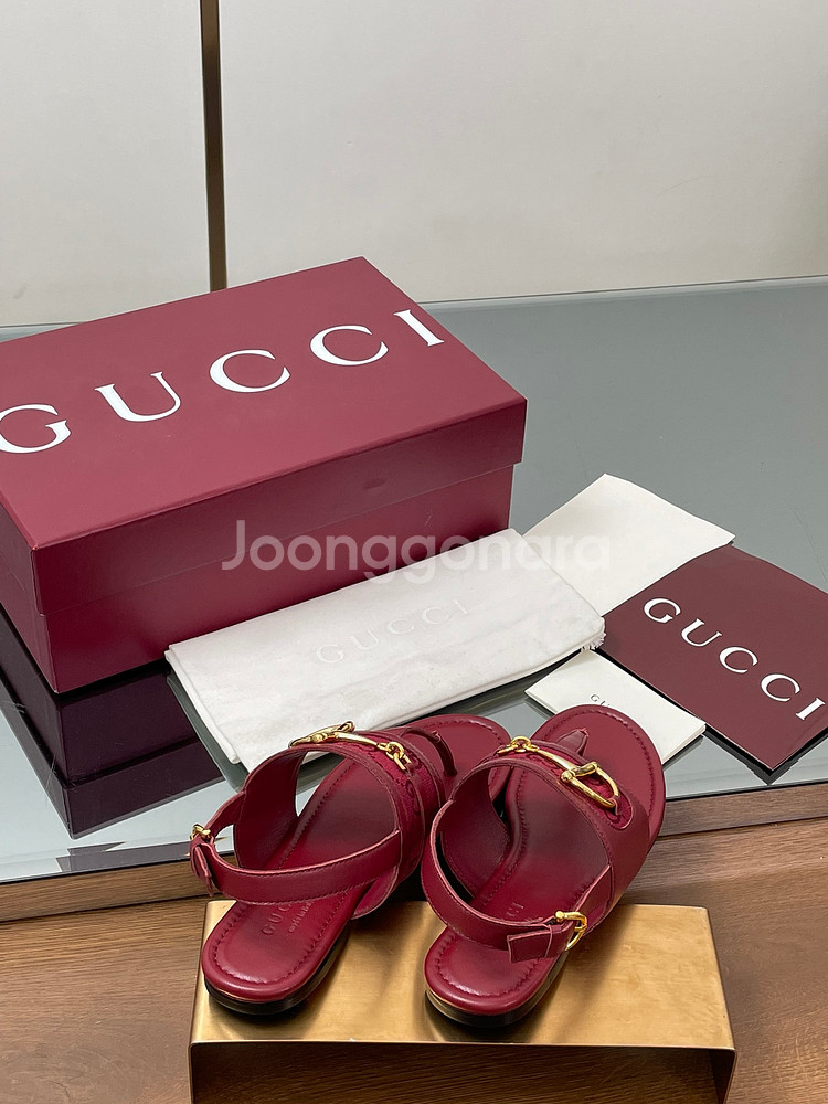 GUCCI 여성 홀스빗 클립온 샌들--3