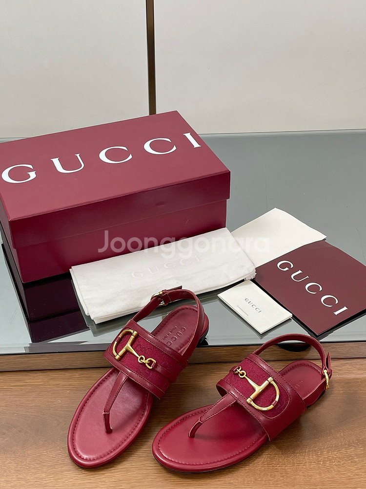 GUCCI 여성 홀스빗 클립온 샌들--8