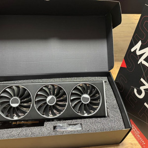 라데온 그래픽카드 7900xtx merc 판매합니다
