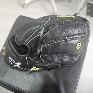 택포) 윌슨 a2000 ryu99 투수글러브 판매합니다