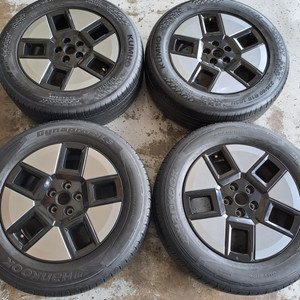 싼타페 쏘렌토 카니발용 18인치휠타이어