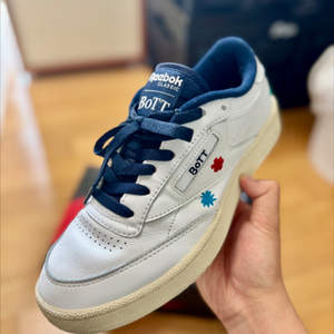 리복 클럽C85 Bott 260 중고 팝니다.