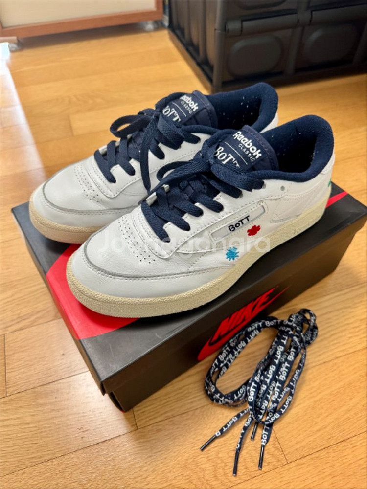 리복 클럽C85 Bott 260 중고 팝니다.--1