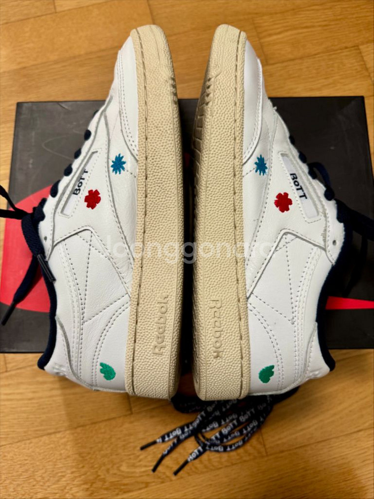 리복 클럽C85 Bott 260 중고 팝니다.--5