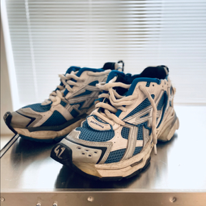 발렌시아가 Runner 스니커즈 42( 정품 )