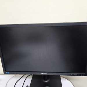 삼성 24인치 모니터 S24E650K 모델입니다(중고)