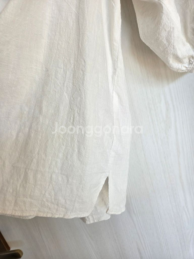 러블리 소매자수 블라우스--4