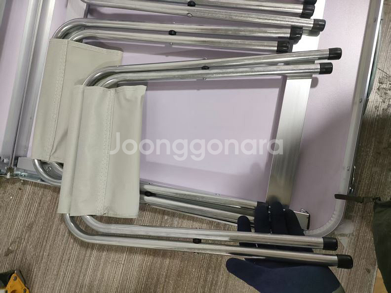 캠핑 휴대용 접이식 테이블 새상품--2