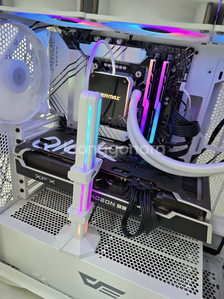 AMD 라데온 RX 6700 XT 그래픽카드 팝니다.--0