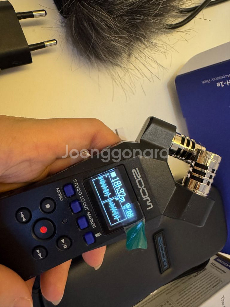 Zoom H1essential Handy Recorde--6