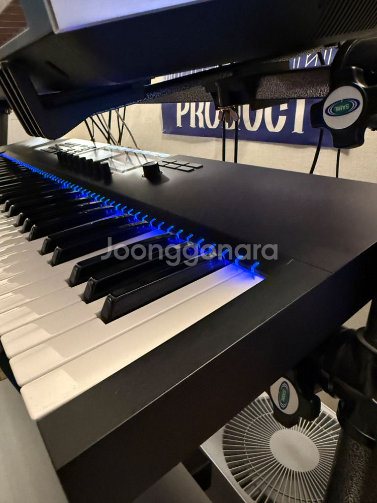NI Komplete Kontrol S61 마스터 건반--2