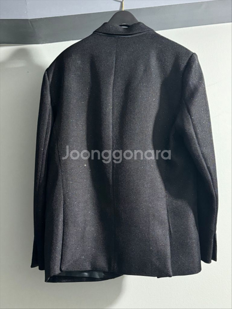 코스모폴리탄줄라이 블랙자켓--1