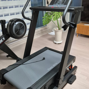 경사 런닝머신 런웨이200 팝니다.