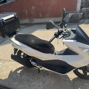 혼다 pcx125 16년형 화이트컬러 판매합니다